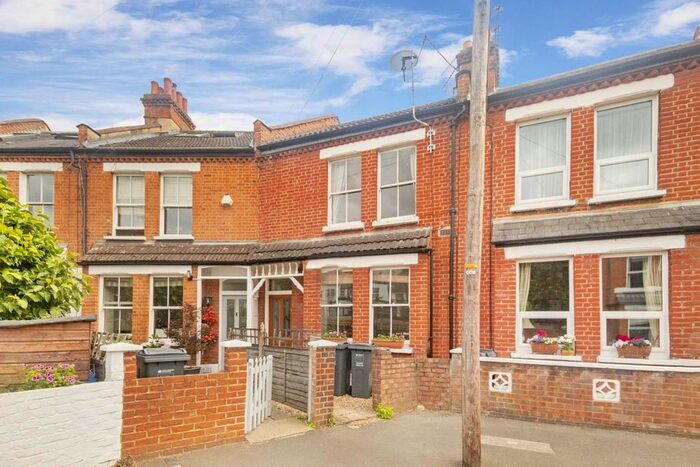 1 Bedroom Flat To Rent In Oxford Gardens, London, W4