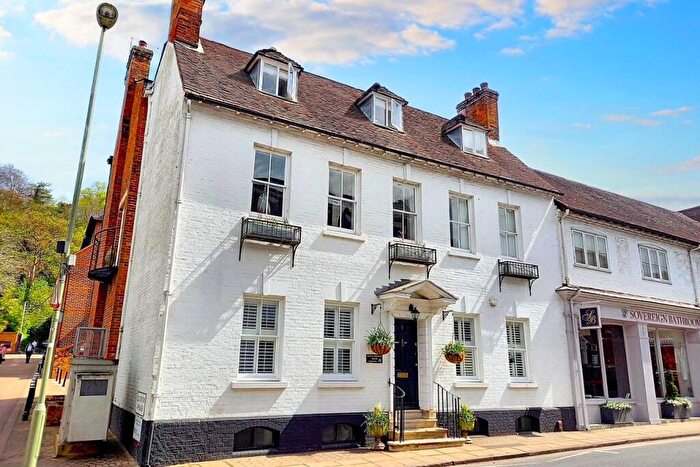 2 Bedroom Flat For Sale In Winchester, SO23