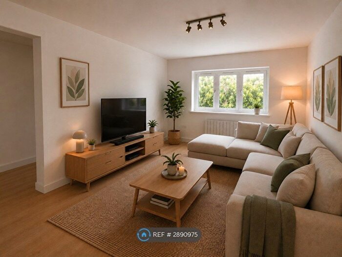 3 Bedroom Flat To Rent In High Road Leytonstone, London, E11