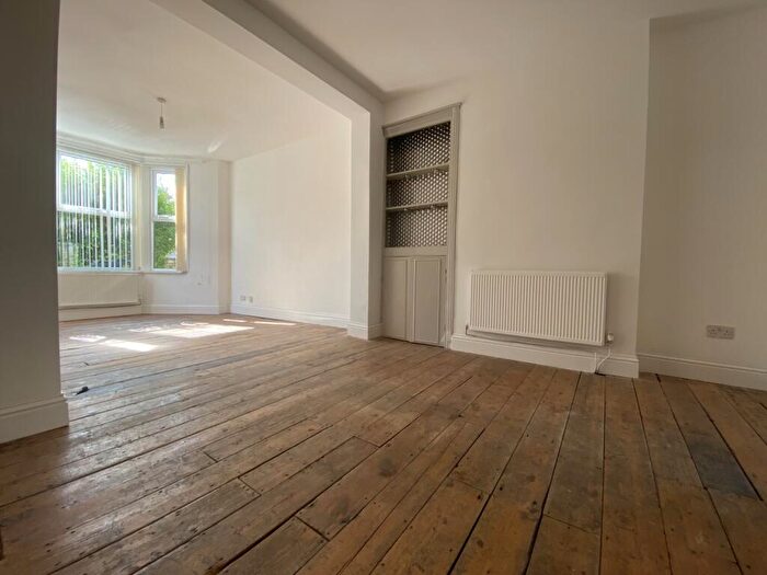 2 Bedroom Flat To Rent In Paget Street, Grangetown, CF11