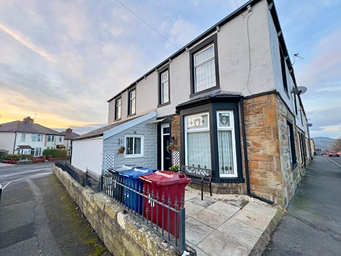 3 Bedroom End Terrace House For Sale In Gainsborough Avenue, Burnley, BB11