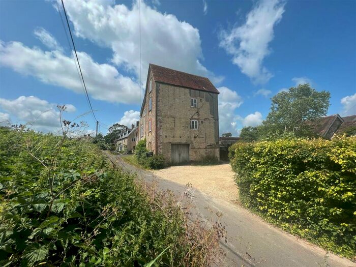 6 Bedroom Property For Sale In Carraway Lane, Marnhull, Sturminster Newton, DT10