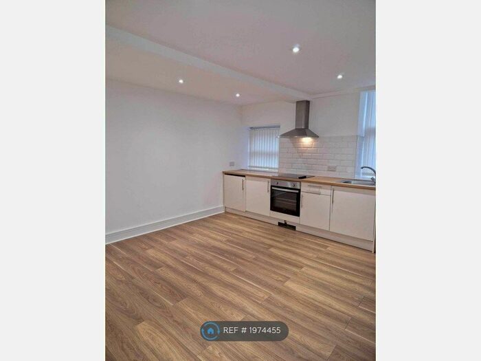 1 Bedroom Flat To Rent In Dugdale Street, Burnley, BB11