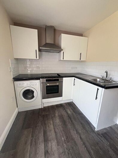 2 Bedroom Flat To Rent In Knightsbridge Court, Huyton, L14