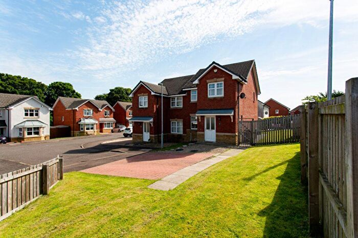 3 Bedroom Semi-Detached House For Sale In Glenvilla Wynd, Paisley, PA2
