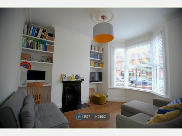 1 Bedroom Flat To Rent In Coppermill Lane, London, E17