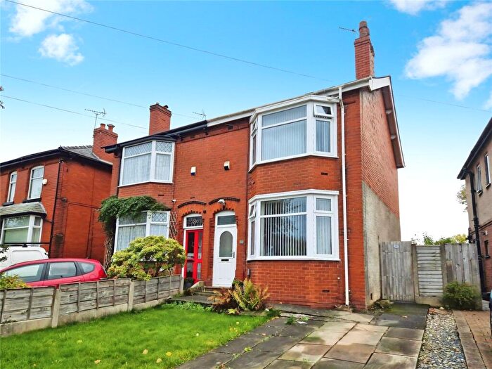 3 Bedroom Semi Detached House For Sale In Hilton Lane, Worsley, M28