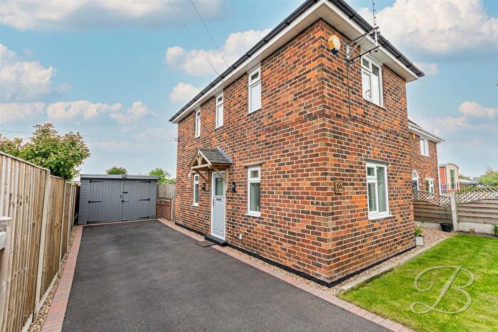 3 Bedroom Semi-Detached House For Sale In Fourth Avenue, Edwinstowe, Mansfield, NG21