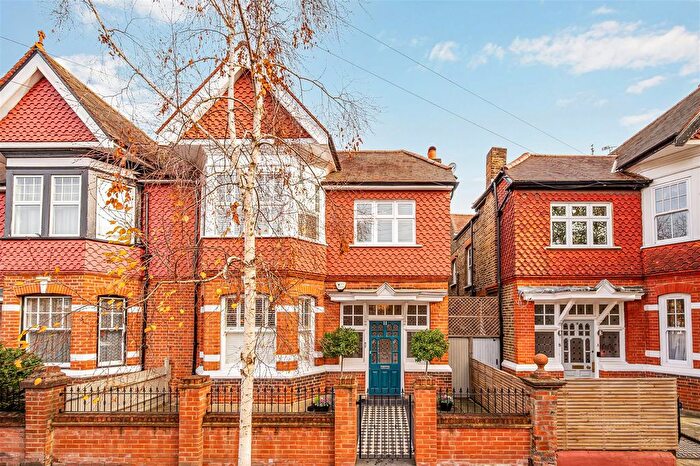 4 Bedroom Semi Detached House For Sale In Hillcrest Road, London, W3