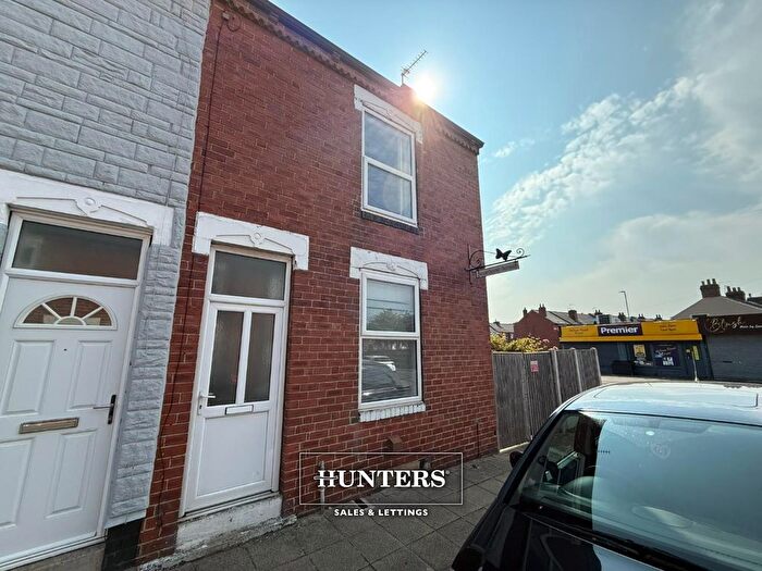 2 Bedroom End Of Terrace House To Rent In Smawthorne Avenue, Castleford, WF10