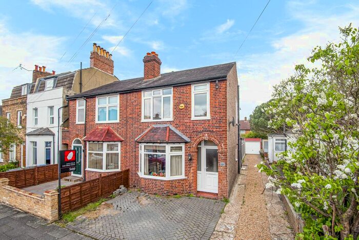 3 Bedroom Semi-Detached House To Rent In Merchland Road, London, SE9