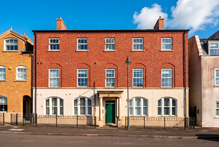 2 Bedroom Apartment For Sale In West Court, Rumbush Lane, Dickens Heath, B90