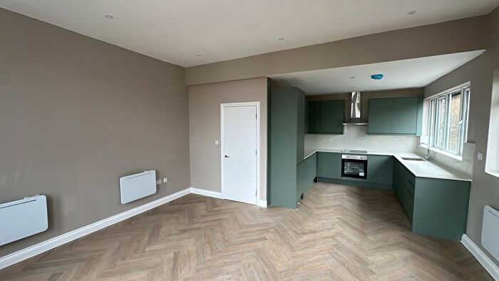 2 Bedroom Flat To Rent In Denmark Hill, SE5