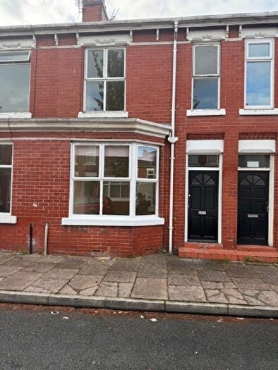 3 Bedroom Terraced House For Sale In Khartoum Street, Old Trafford, Manchester., M16
