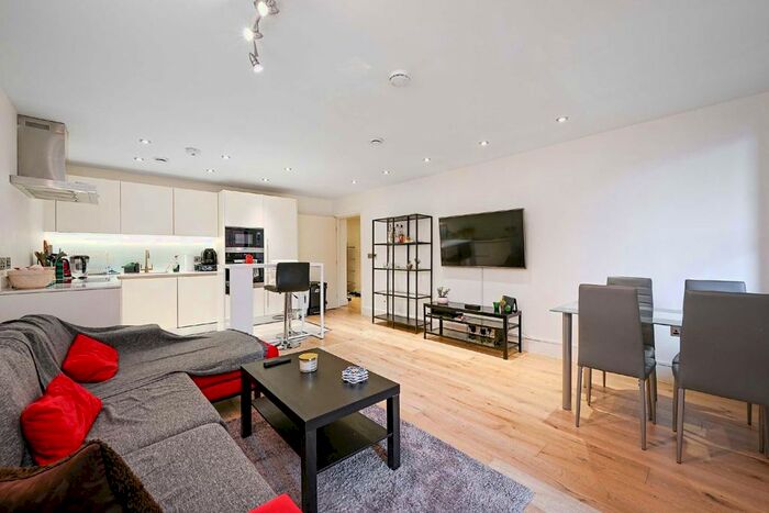 2 Bedroom Flat To Rent In Fulham Palace Road, London, W6