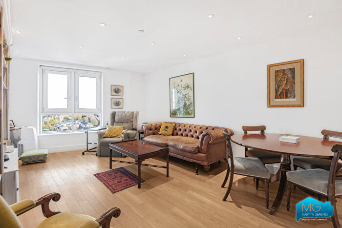 2 Bedroom Apartment To Rent In Queensland Road, Islington, London, N7