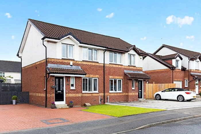 3 Bedroom Semi Detached House For Sale In Robertson Drive, Renfrew, PA4