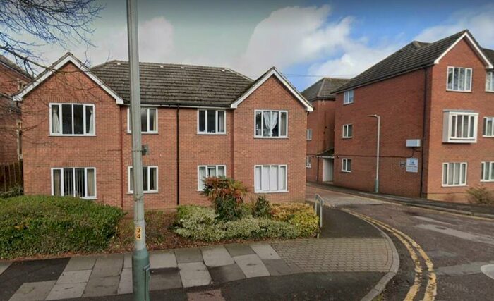 1 Bedroom Flat To Rent In Flat Stow Court, GL51