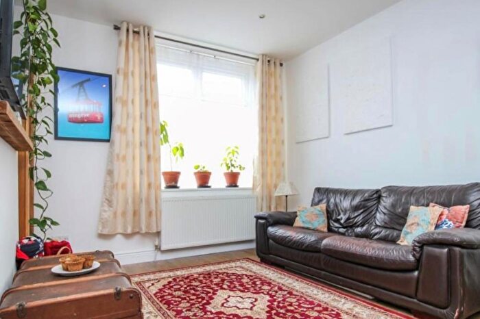 2 Bedroom Apartment To Rent In Arcot Street, Penarth, CF64