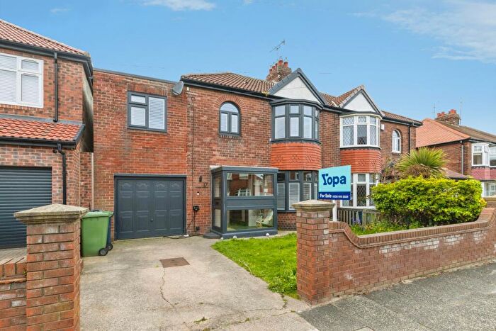 4 Bedroom Semi-Detached House For Sale In Queens Avenue, Sunderland, SR6