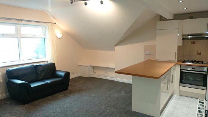 2 Bedroom Flat To Rent In Wilmslow, Withington, M20