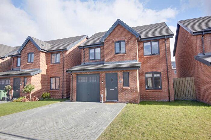 4 Bedroom Detached House For Sale In Etherington Field, Brough, HU15