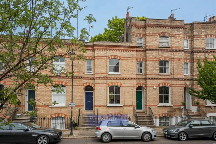 3 Bedroom Maisonette To Rent In Methley Street, London, SE11