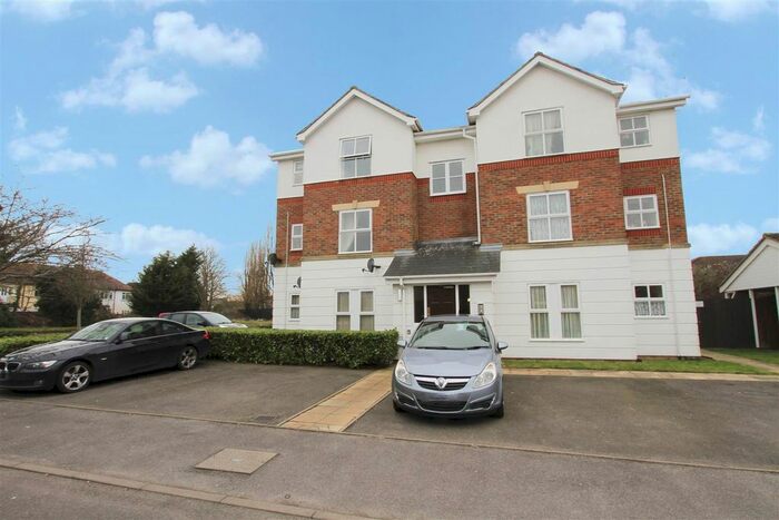 1 Bedroom Flat To Rent In Tollgate Drive, Hayes, UB4
