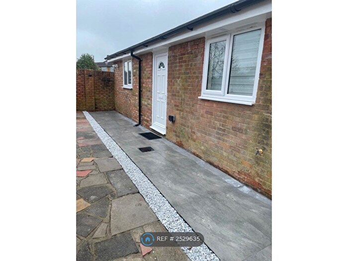 1 Bedroom Flat To Rent In The Croft, Swanley, BR8