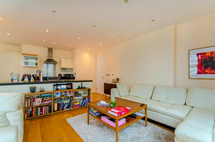 2 Bedroom Flat To Rent In Manilla Street, Canary Wharf, London, E14