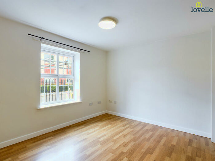 2 Bedroom Flat To Rent In Cambrai Close, Lincoln, LN1