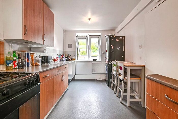 2 Bedroom Maisonette To Rent In Williamson Street, Islington, London, N7