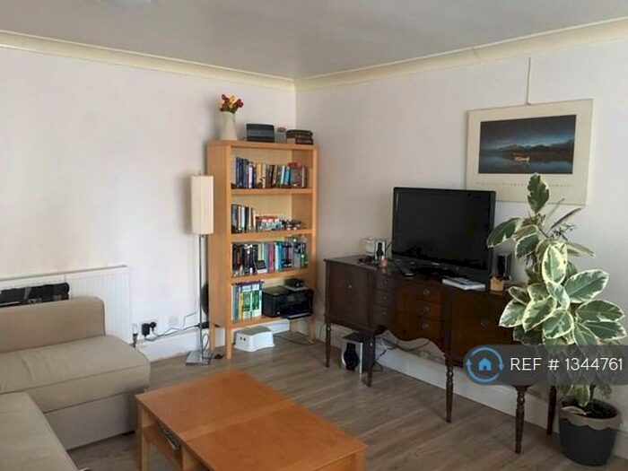 2 Bedroom Flat To Rent In Clarke Court, Sheffield, S10