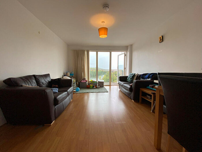 2 Bedroom Flat To Rent In Roma House, Victoria Wharf, Cardiff Bay, CF11