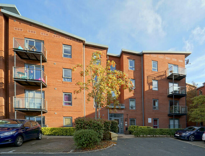2 Bedroom Apartment To Rent In Bouverie Court, Leeds, West Yorkshire, LS9