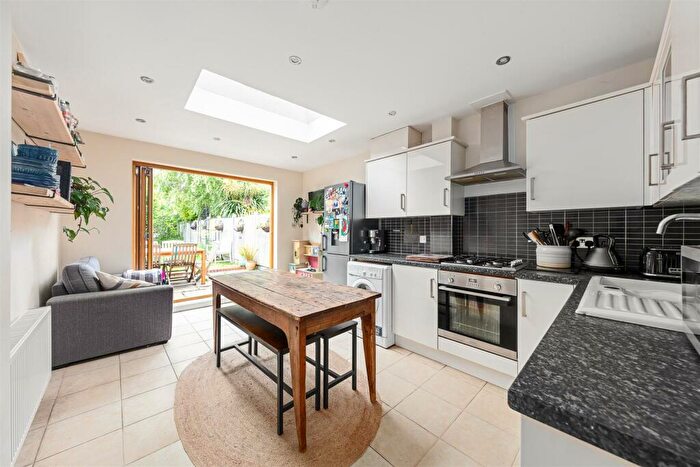 2 Bedroom Cottage For Sale In Maynard Road, Walthamstow, London, E17