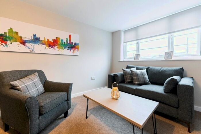 2 Bedroom Flat To Rent In Parrs Wood Court, Manchester, M20