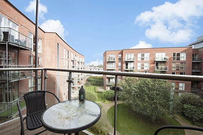 2 Bedroom Flat For Sale In The Heart, Walton-on-Thames, KT12