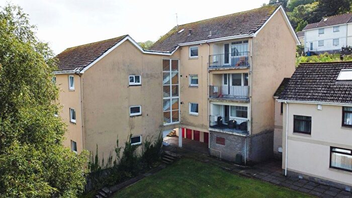 3 Bedroom Flat For Sale In Glenhuntly Road, Port Glasgow, PA14