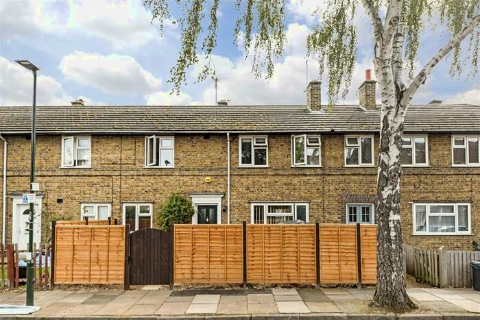 2 Bedroom Flat To Rent In Temple Road, Kew, Richmond, TW9