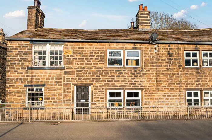 2 Bedroom Detached House For Sale In Bagley Lane, Farsley, Pudsey, West Yorkshire, LS28