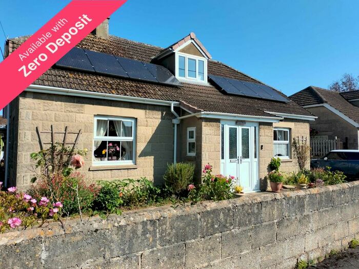 4 Bedroom Bungalow To Rent In Little Horcott Lane, Fairford, GL7