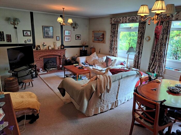 2 Bedroom Flat For Sale In Kenelm Road, Sutton Coldfield, B73