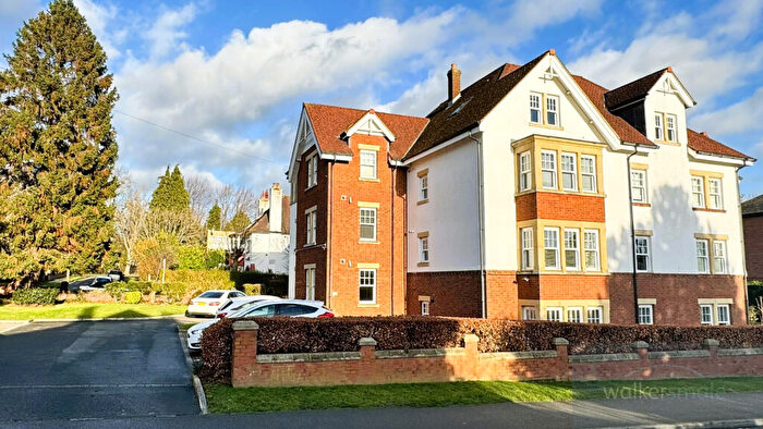 2 Bedroom Apartment For Sale In Castleton Court, Arncliffe Road, West Park, Leeds, LS16