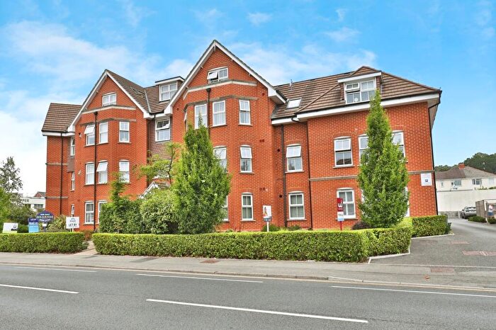 2 Bedroom Flat For Sale In Bournemouth Road, Poole, Dorset, BH14