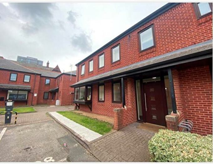 1 Bedroom Apartment To Rent In Brunswick Court, Leeds, LS2