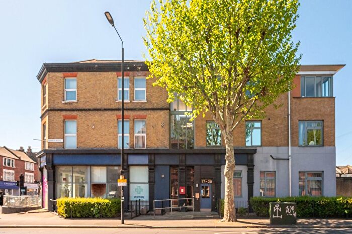 1 Bedroom Flat For Sale In Rabbits Road, Manor Park, London, E12