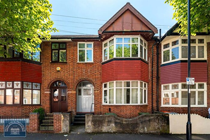 3 Bedroom Terraced House To Rent In Crofton Road, Plaistow, E13