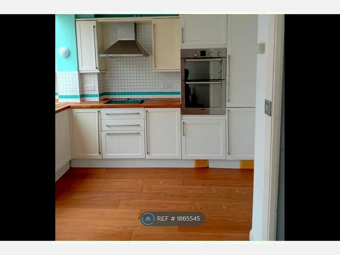 3 Bedroom End Of Terrace House To Rent In Yeomans Mews, London, TW7