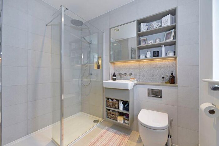 5 Bedroom Detached House For Sale In Windacres Farm Lane, Horsham, RH12